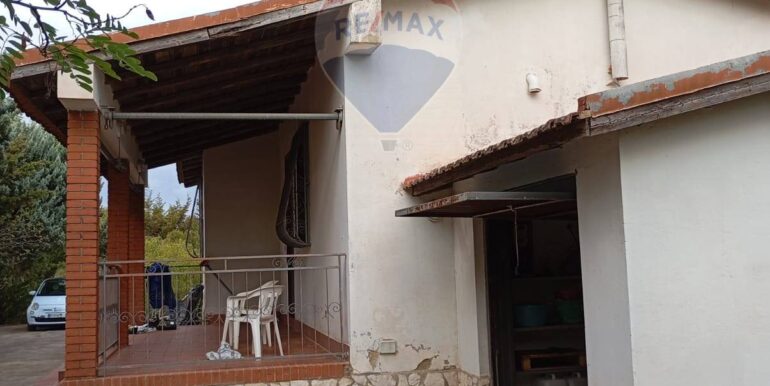 20251015220501-993842-8