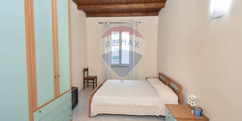 20251016203010-993152-12