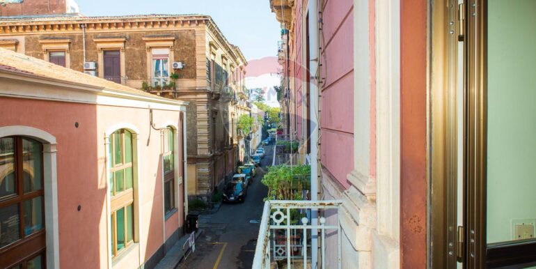 20251016210209-991716-17