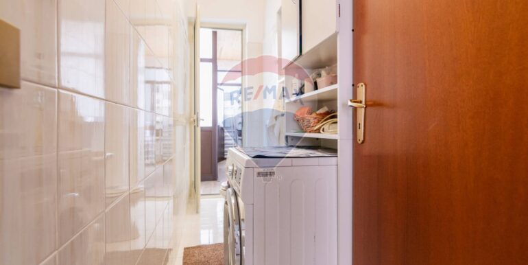 20251017104646-994179-17