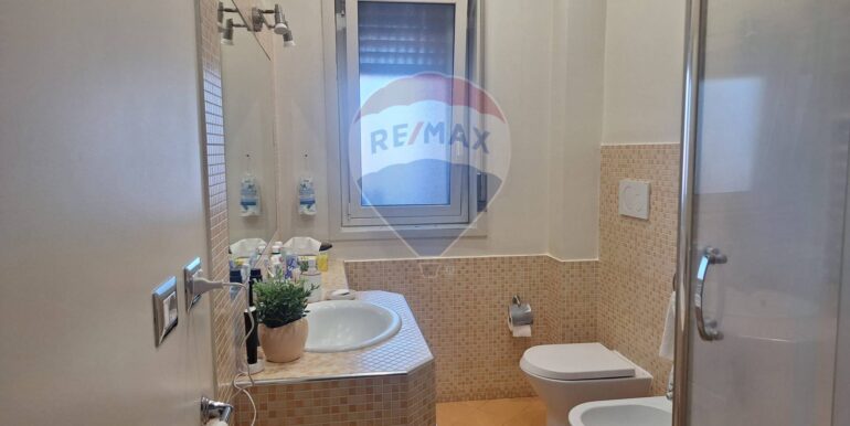 20251017190031-993098-17