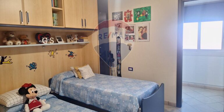 20251017190034-993098-18