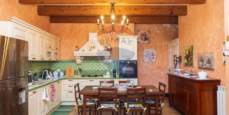 20251018113258-994379-21