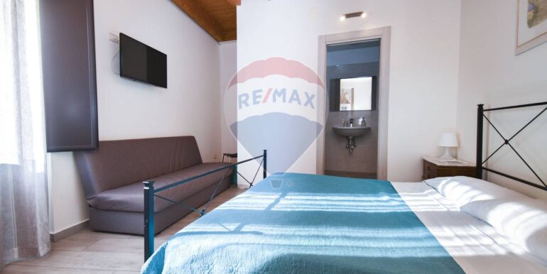 20251019204718-994440-30