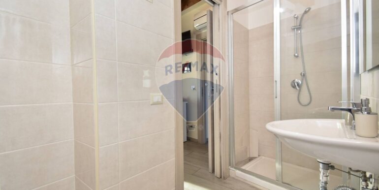 20251019204734-994440-36