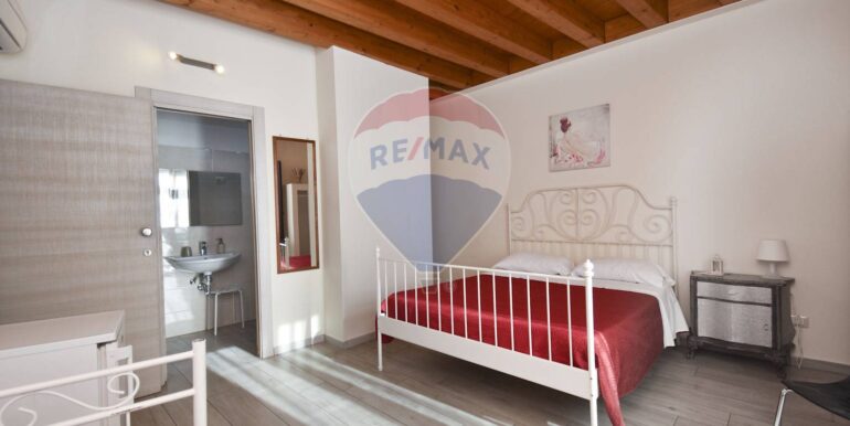 20251019204742-994440-39