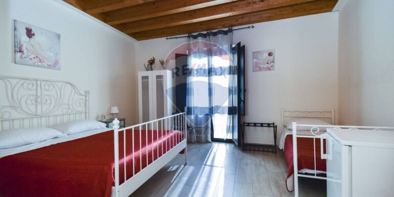 20251019204745-994440-40