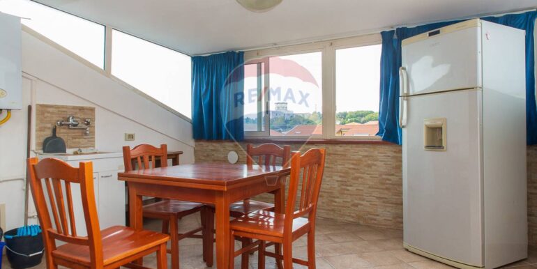 20251020101200-994454-10