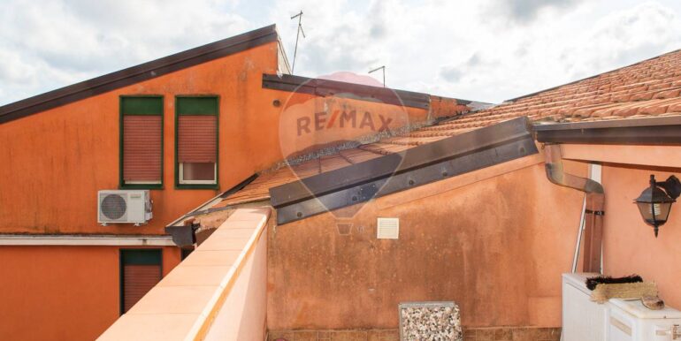 20251020101215-994454-15