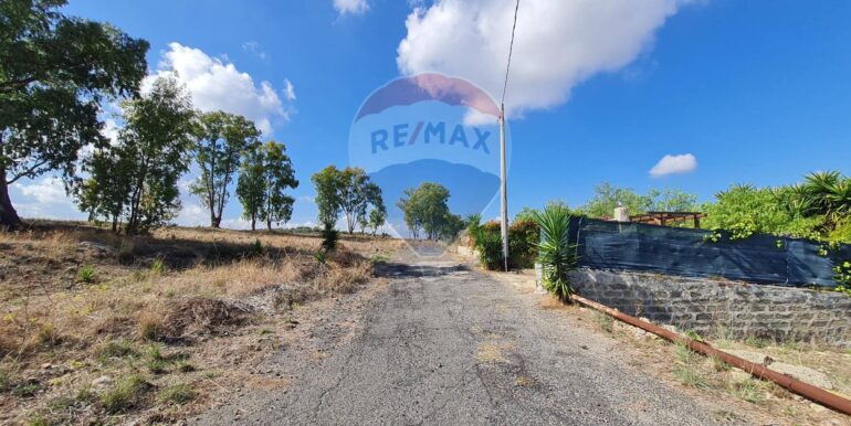 20251020165447-994131-12