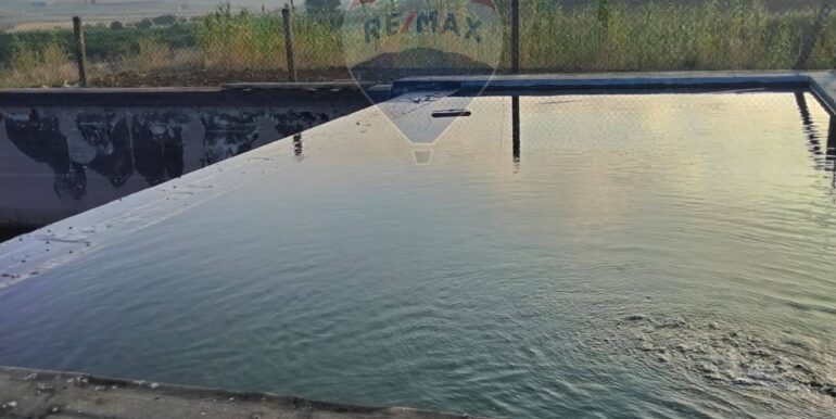 20251020225201-994687-28