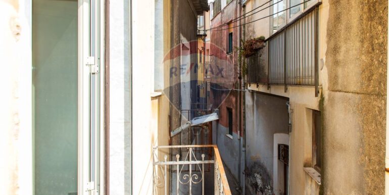 20251021115440-994749-24