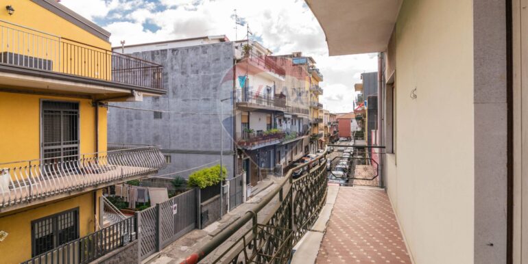 20251021122124-795040-10