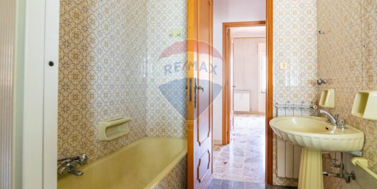 20251021122201-795040-17