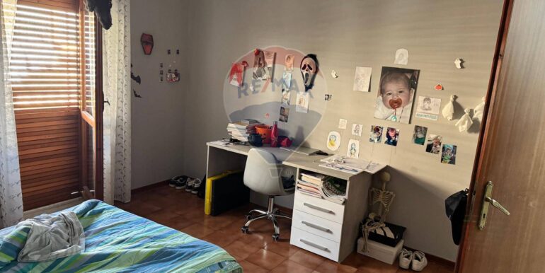 20251021122526-994763-11