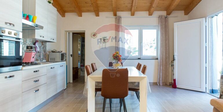 20251021162503-994148-16