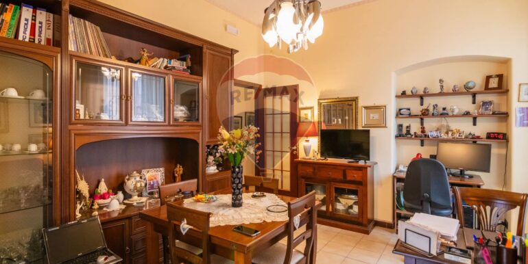 20251021184552-993543-4