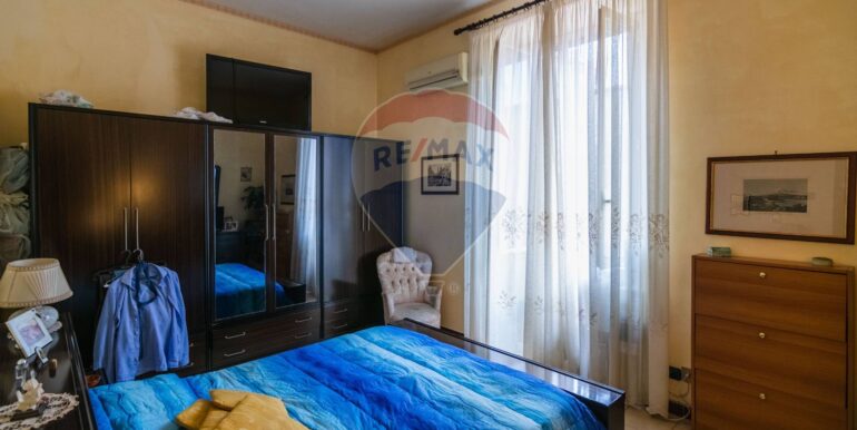 20251021184620-993543-12