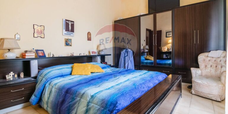 20251021184629-993543-14