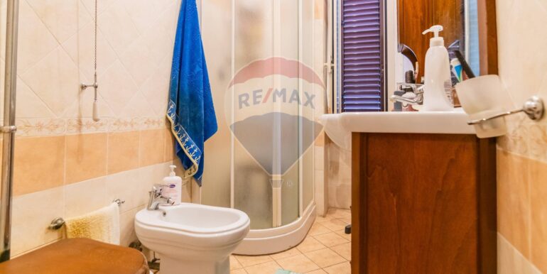 20251021184638-993543-16