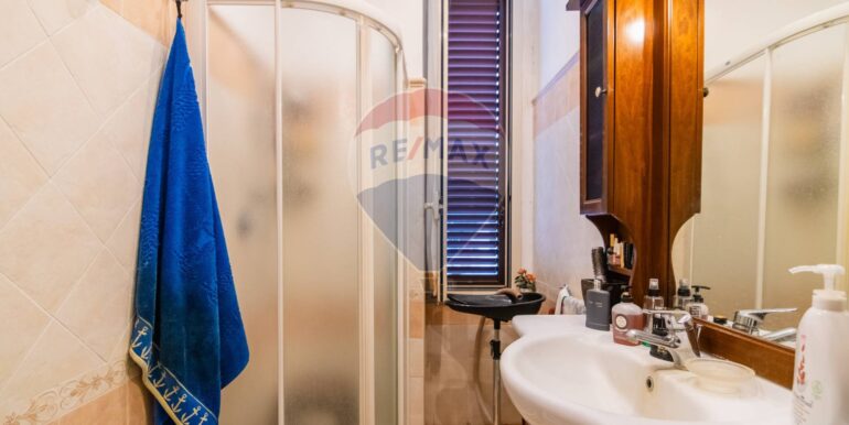 20251021184642-993543-17