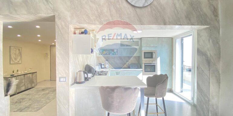 20251021190844-994158-22