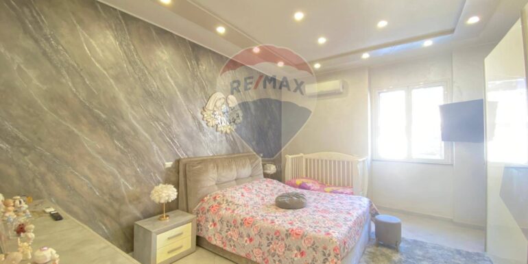 20251021190847-994158-23