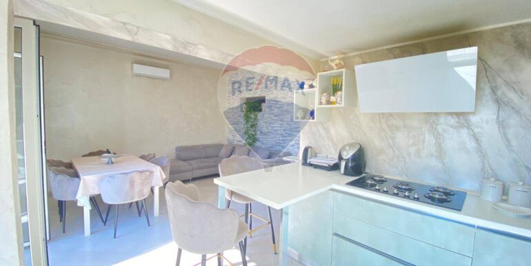 20251021190854-994158-27