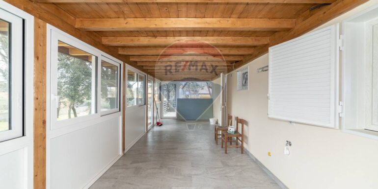 20251021192209-995272-16