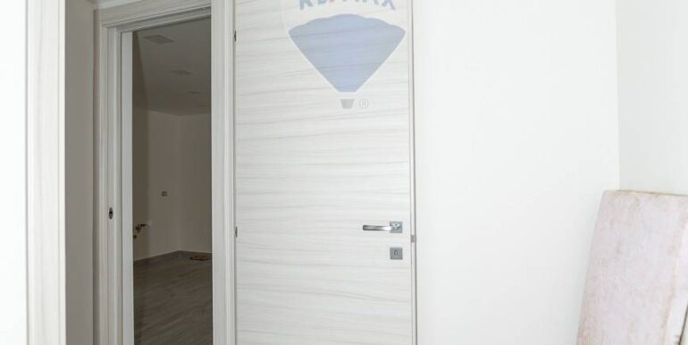 20251021192209-995272-19