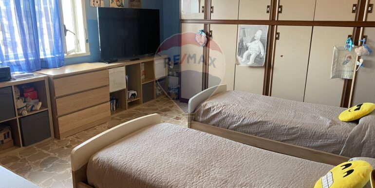 20251021192459-995273-21