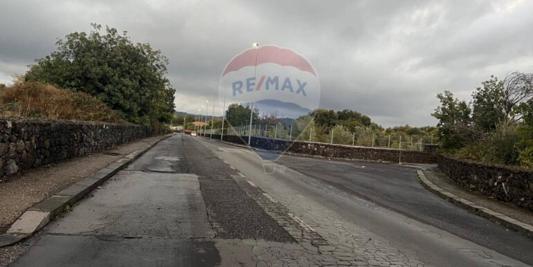 20251021232751-994287-33