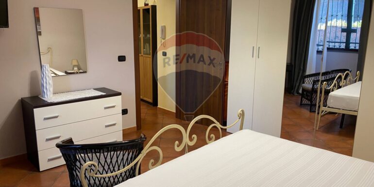 20251022182437-995477-8