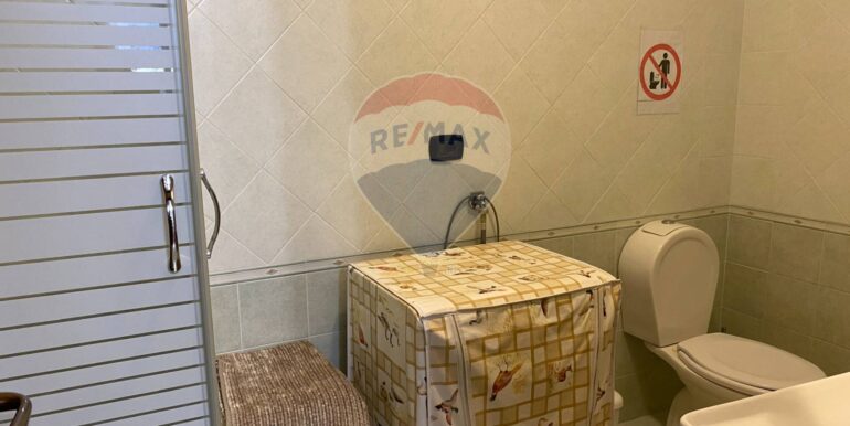 20251022182442-995477-10