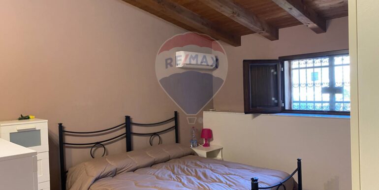 20251022182447-995477-12