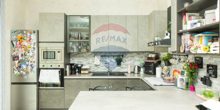 20251023100003-995510-24