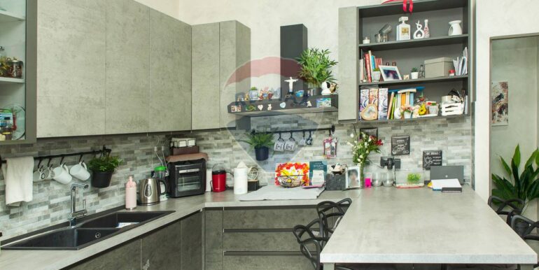 20251023100011-995510-26