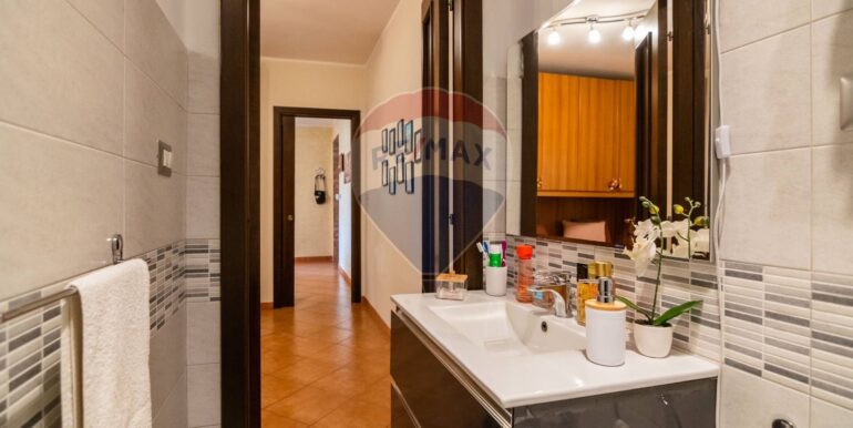 20251023104158-995524-12