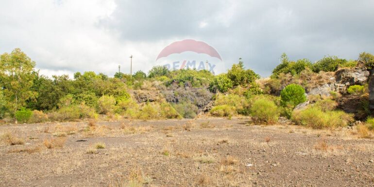 20251023201053-995689-14