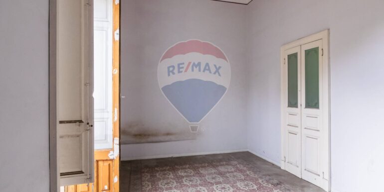 20251023214121-995698-22