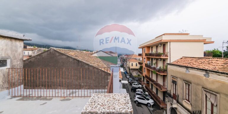 20251023214135-995698-26