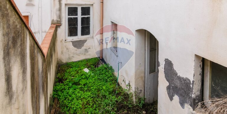 20251023214152-995698-31