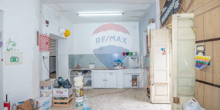 20251023225335-995703-3