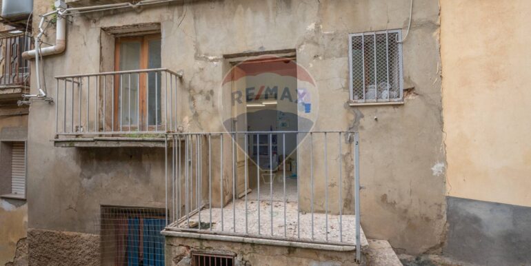 20251023225354-995703-6