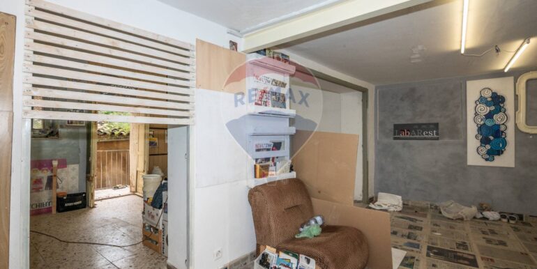 20251023225418-995703-10