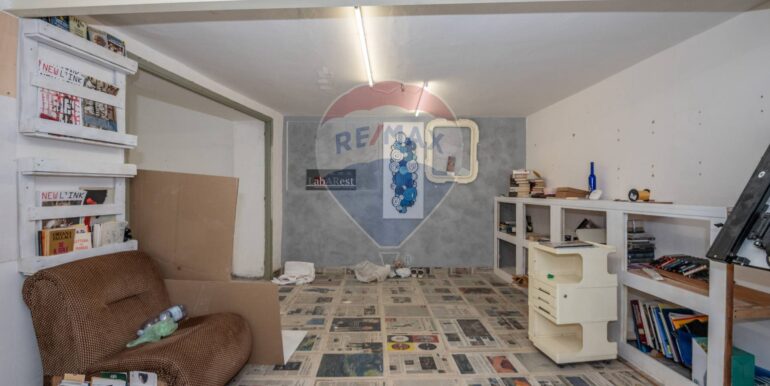 20251023225505-995703-11