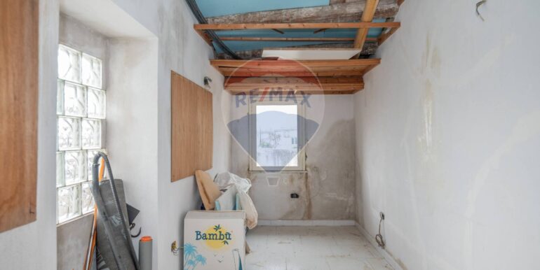 20251023230546-995704-4