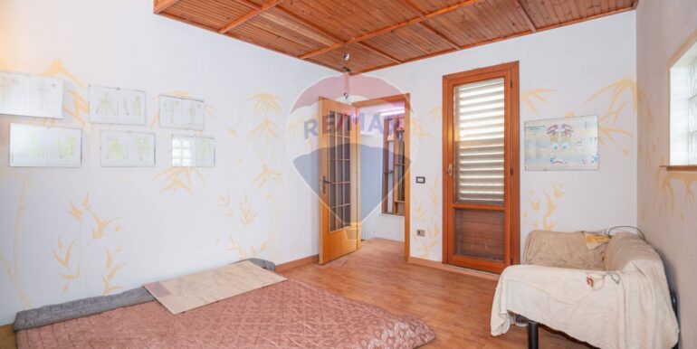 20251023230601-995704-6