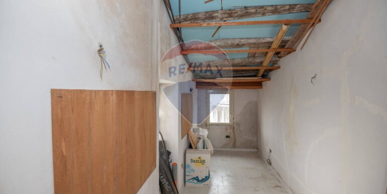 20251023230607-995704-7