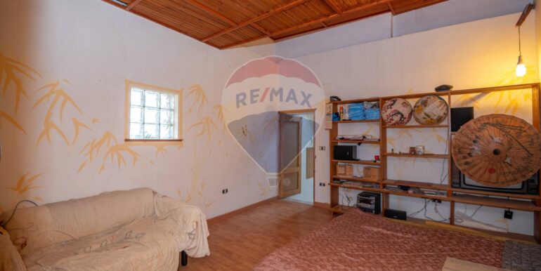 20251023230613-995704-8